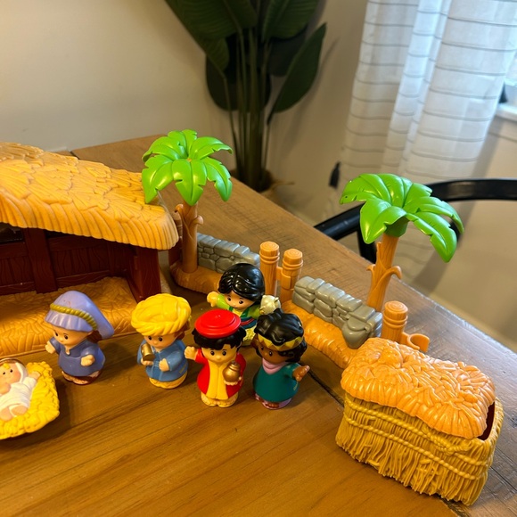 Little People Nativity Scene Playset with Figures - Picture 4 of 4